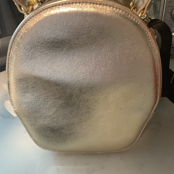 Betsey Johnson cupcake lunch box - Picture 3 of 4